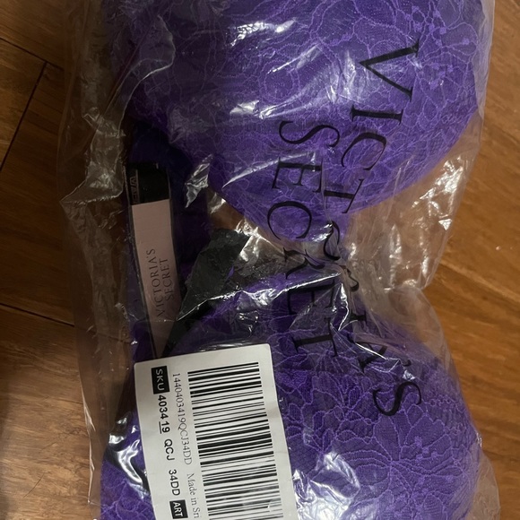 NWT Victoria secret 34DD bras - Picture 3 of 4
